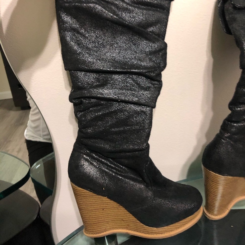 Wedge boots